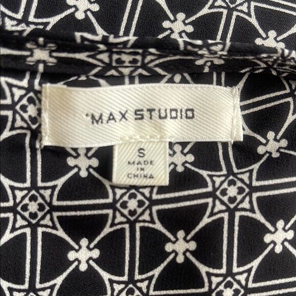 Max Studio Black and White Geometric Blouse elastic waist sleeve sheer fabric Sm - Picture 4 of 6
